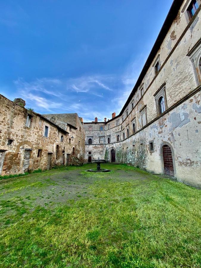 Casa Vacanze La Piazzetta Del Castello Montecalvello Exterior foto